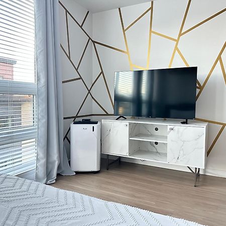 Modern Downtown Tacoma: King Suite with Netflix & Rooftop Exterior photo