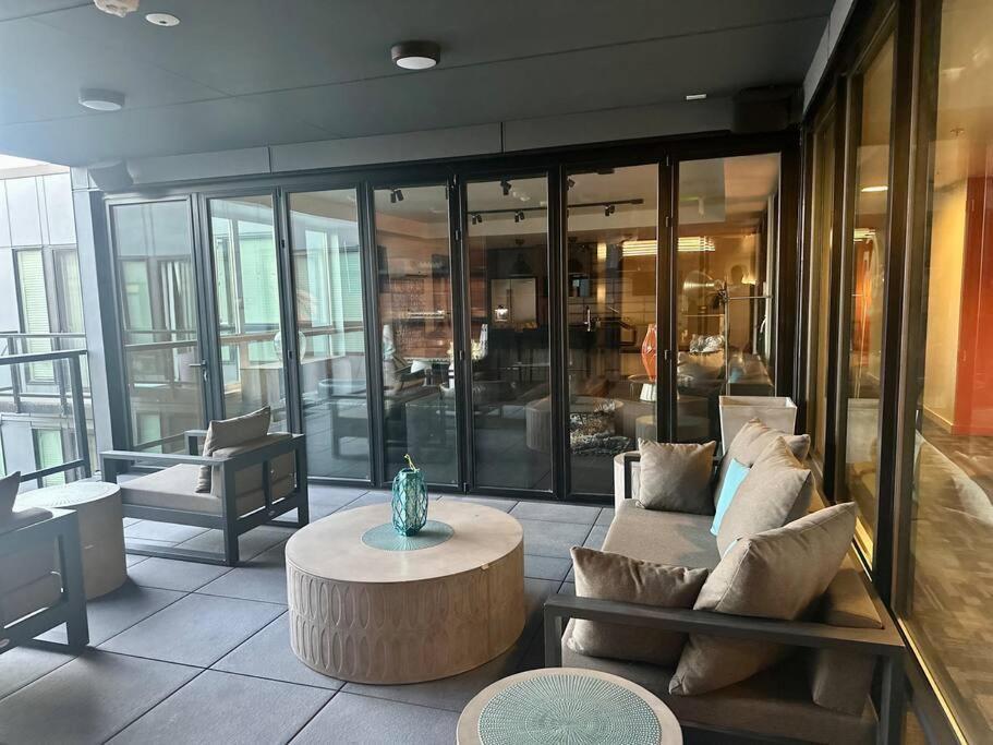 Modern Downtown Tacoma: King Suite with Netflix & Rooftop Exterior photo