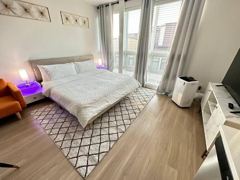 Modern Downtown Tacoma: King Suite with Netflix & Rooftop Exterior photo
