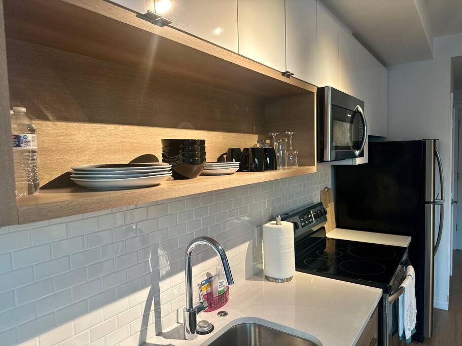 Modern Downtown Tacoma: King Suite with Netflix & Rooftop Exterior photo