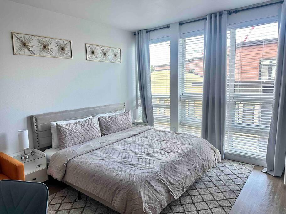 Modern Downtown Tacoma: King Suite with Netflix & Rooftop Exterior photo